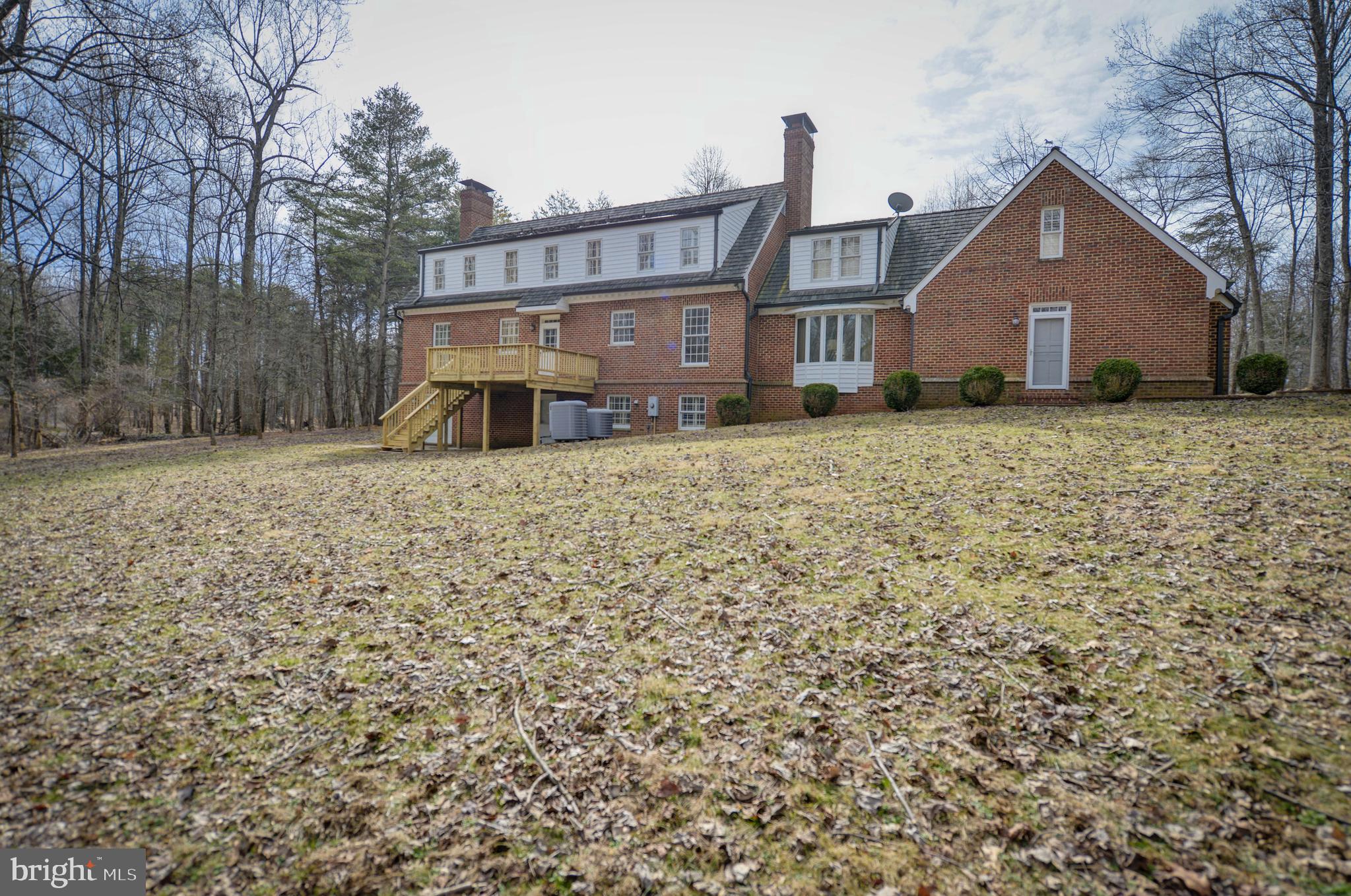 39218 Foxhill Road Leesburg, VA 20175 - Photo 4 of 36 Gallery Image 4