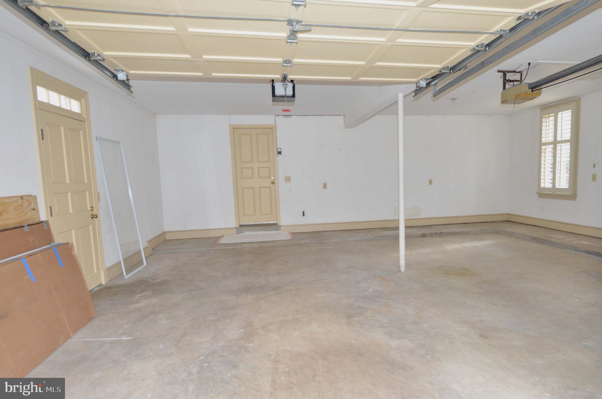 39218 Foxhill Road Leesburg, VA 20175 - Photo 36 of 36 garage