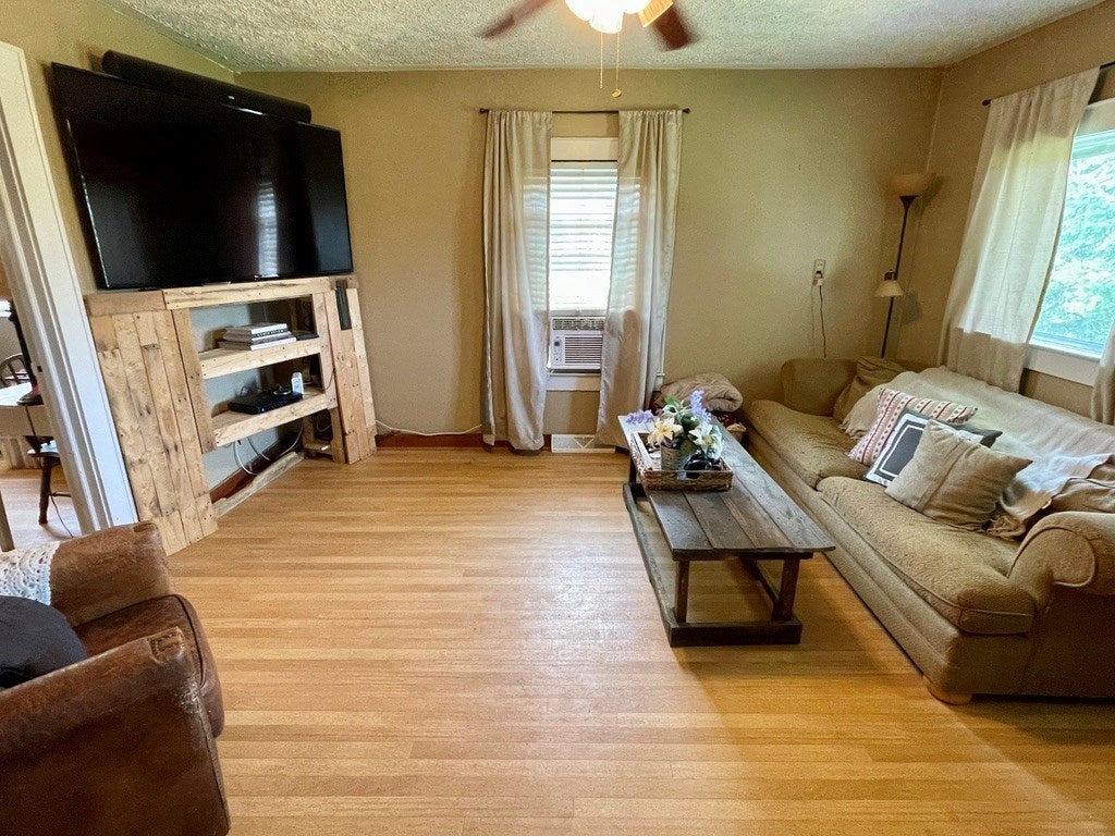 2950 Mt Olivet Road Pulaski, VA 24301 - Photo 5 of 15 Gallery Image 5