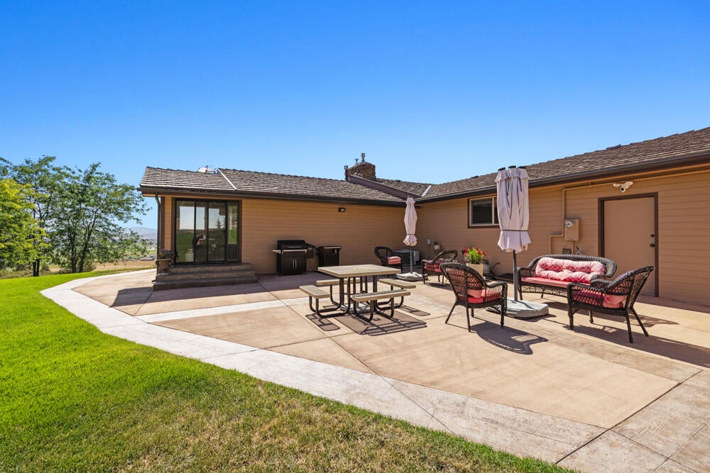 12520 Lisa Road Klamath Falls, OR 97603 - Photo 56 of 64 12520LisaRd.-70