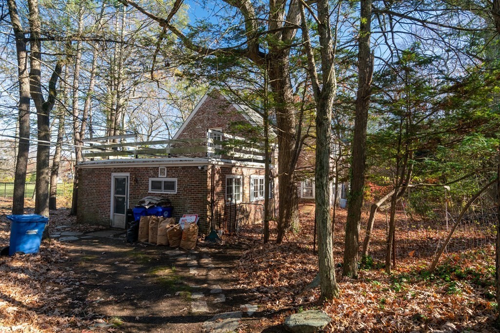 320 Woodland Road Brookline, MA 02467 - Photo 6 of 19 Gallery Image 6