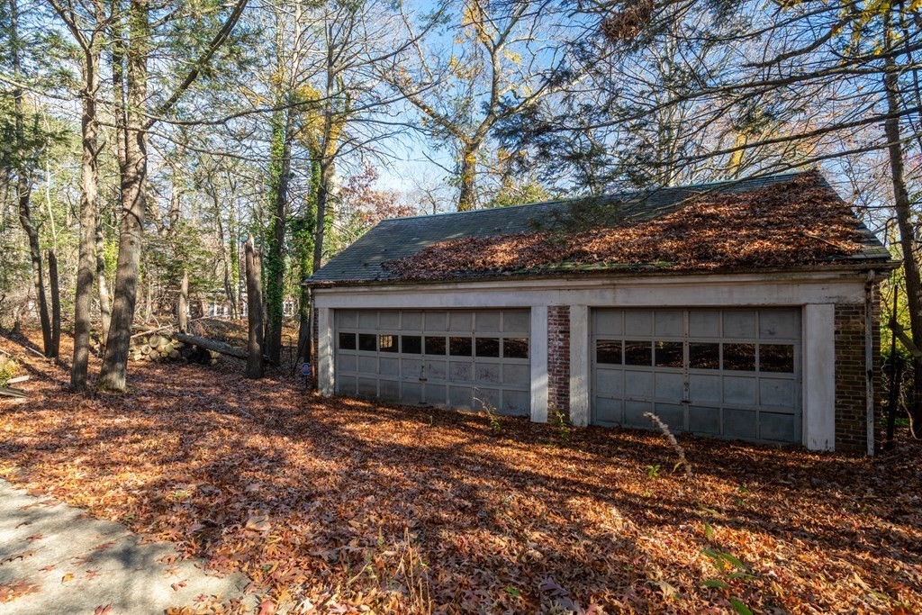 320 Woodland Road Brookline, MA 02467 - Photo 7 of 19 Gallery Image 7