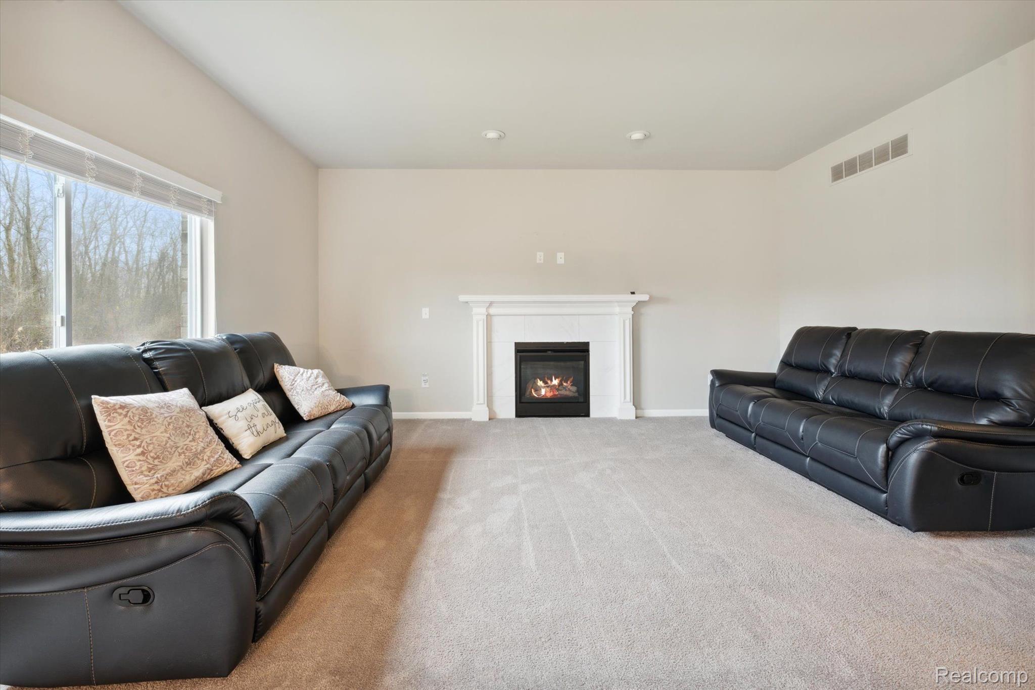 42765 Colonial Road Belleville, MI 48111 - Photo 7 of 46 Gallery Image 7