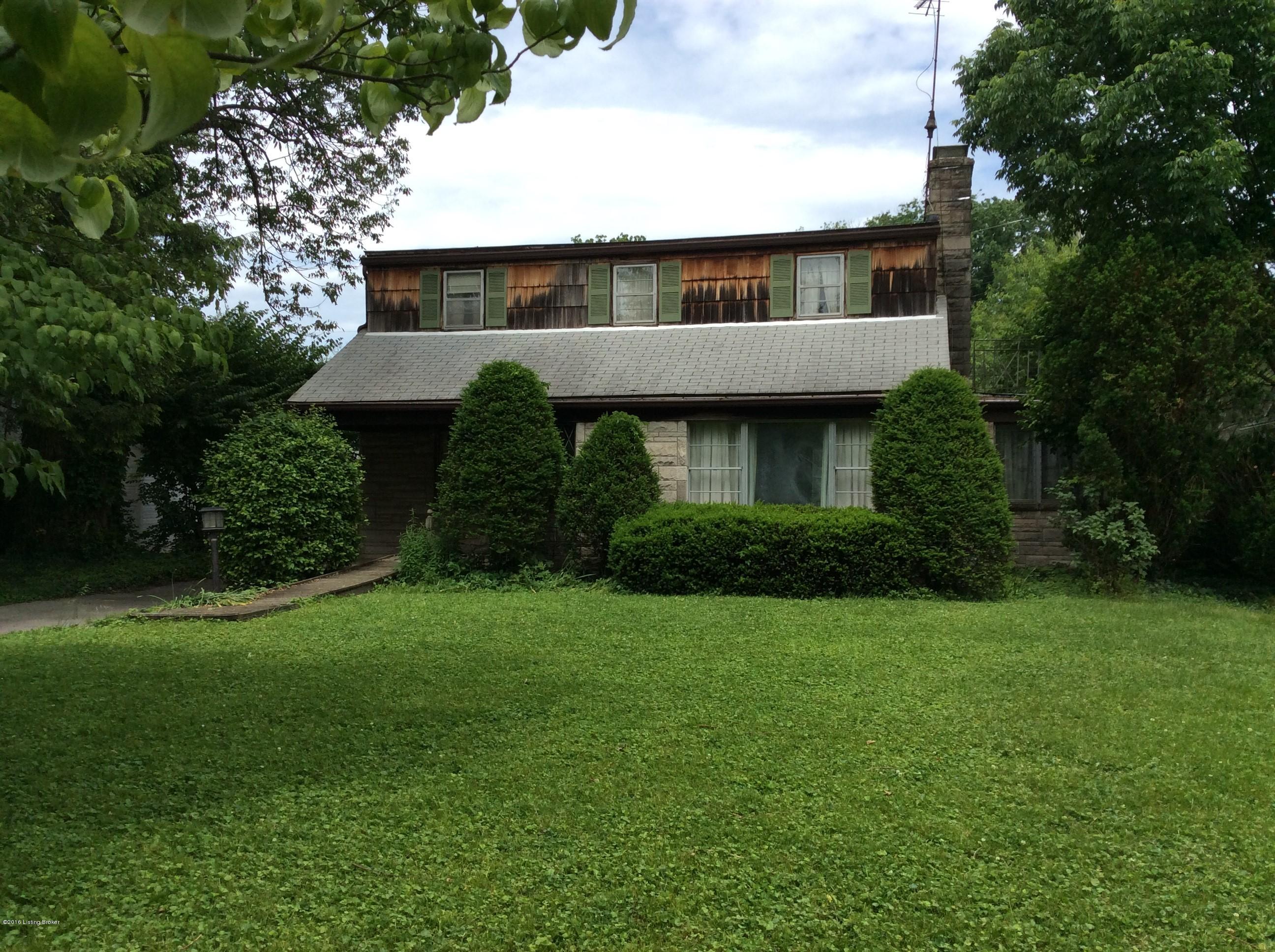 3311 Trinity Road Louisville, KY 40206 - Photo 16 of 16 Large Front Yard