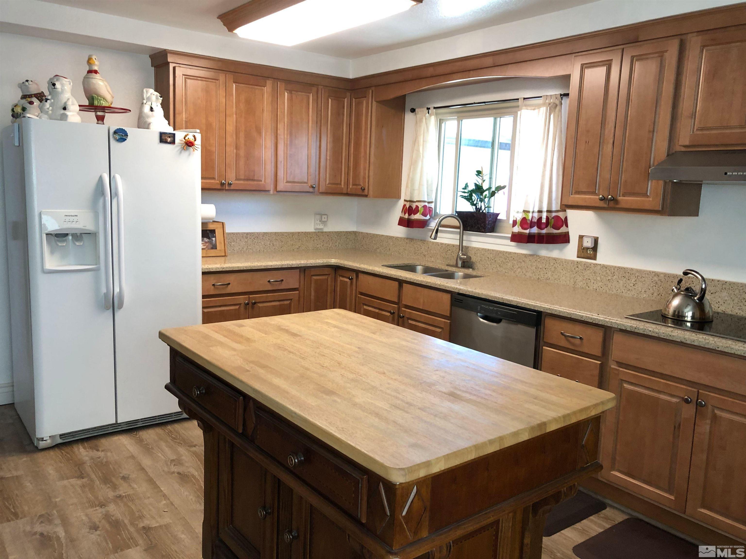 2427 Melody Lane Reno, NV 89512 - Photo 7 of 22 Photo 7
