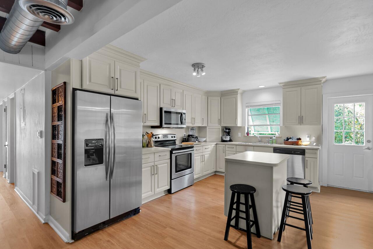 130 North Hammock Road Islamorada, FL 33036 - Photo 1 of 25 PNG image