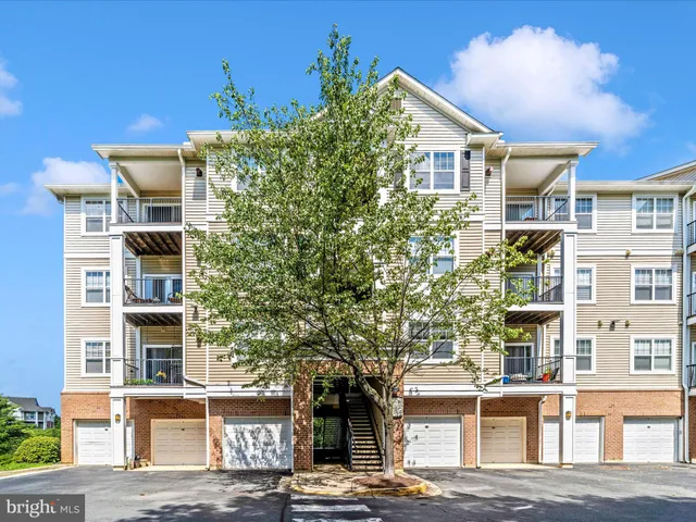 $1,900 | 19606 Galway Bay Circle, Unit 401, Germantown, MD 20874