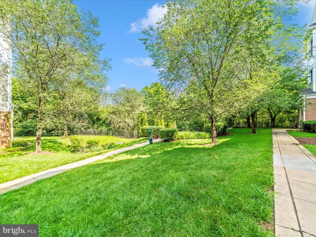 $1,900 | 19606 Galway Bay Circle, Unit 401, Germantown, MD 20874