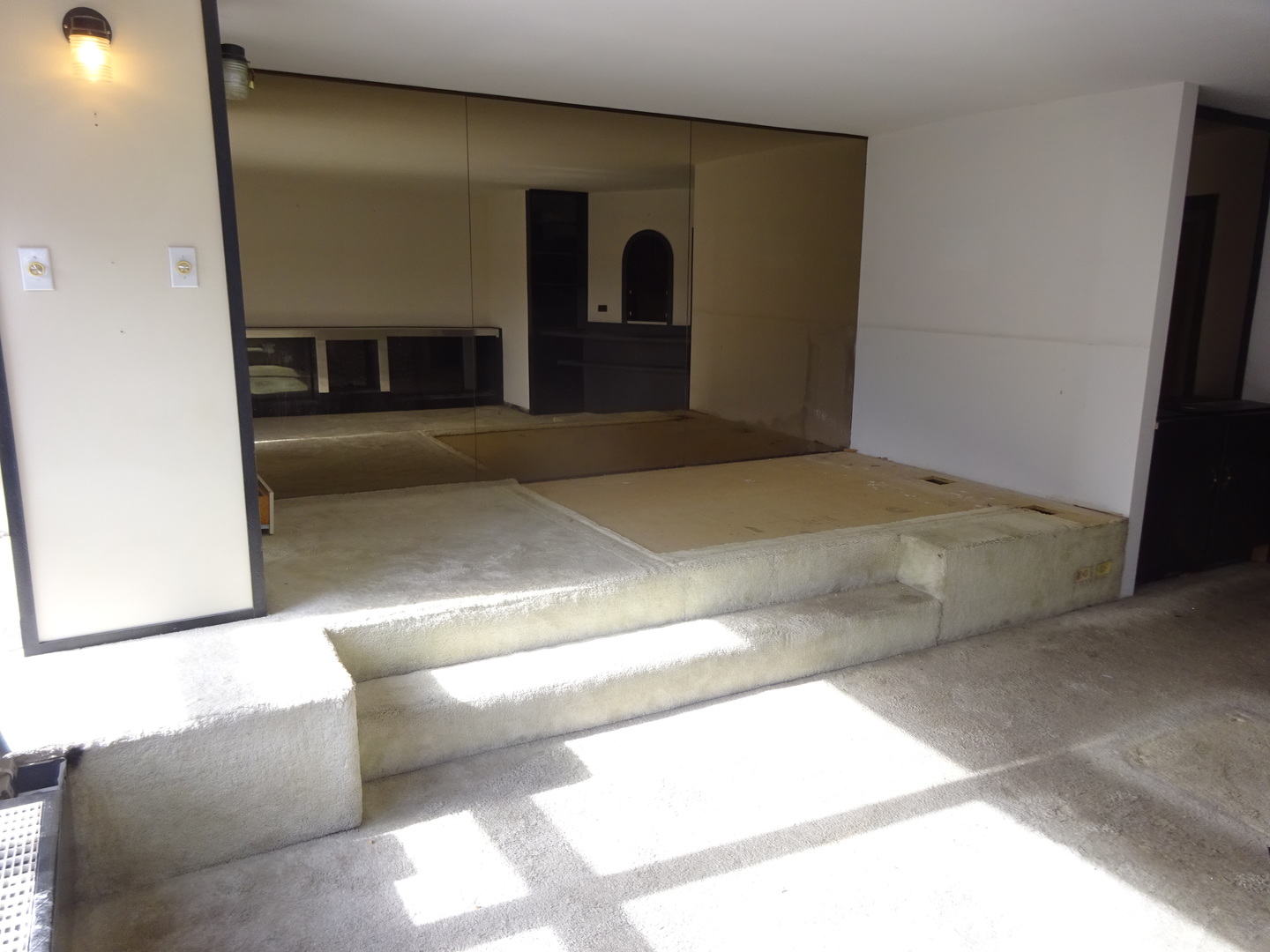 5415 North Sheridan Road, Unit 403 Chicago, IL 60640 - Photo 3 of 10 Gallery Image 3