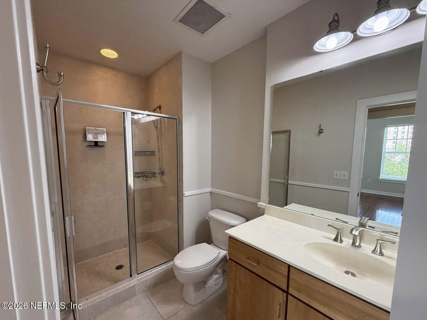 1661 Riverside Avenue, Unit 415 Jacksonville, FL 32204 - Photo 9 of 17 Bathroom 1