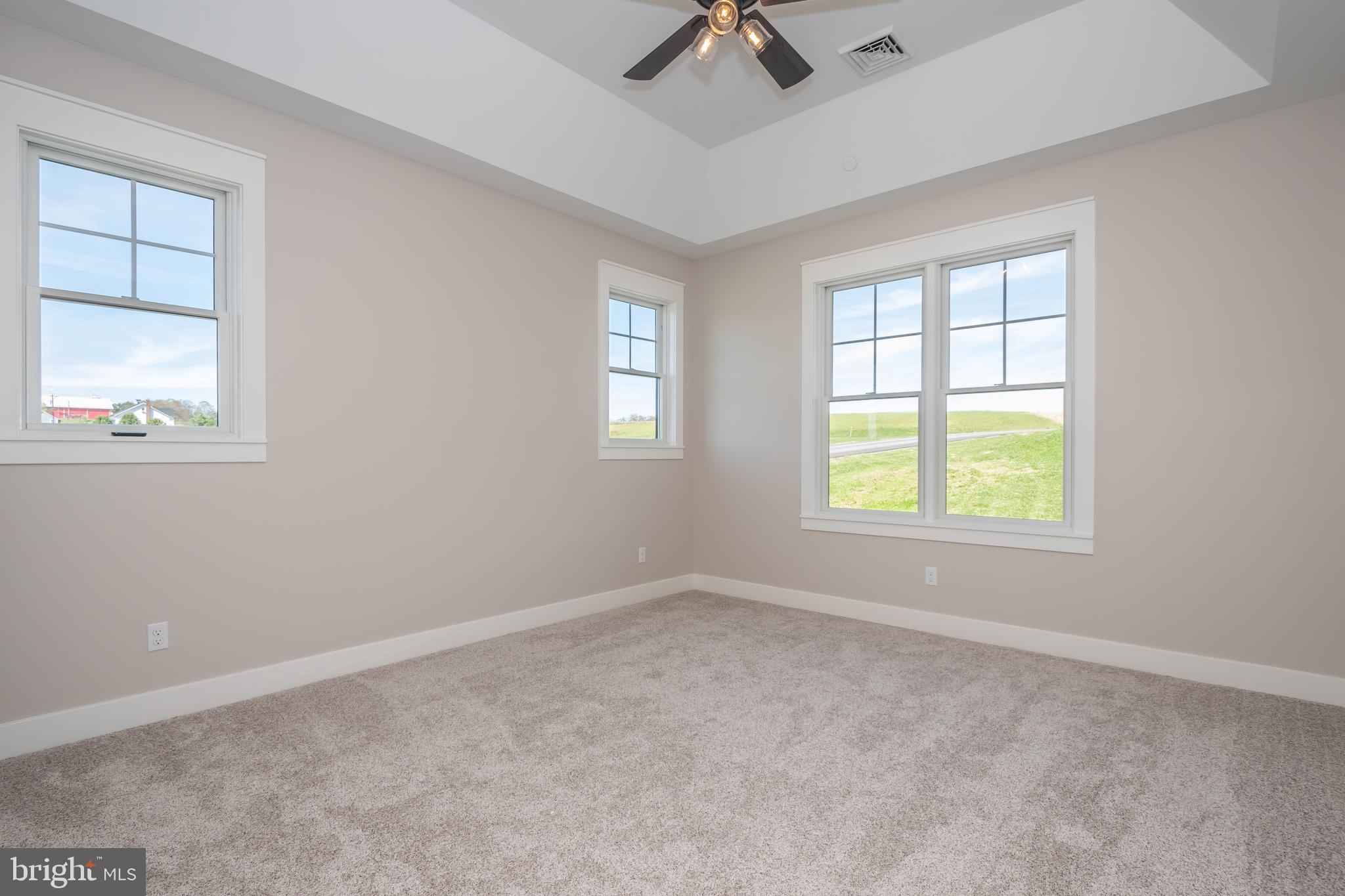 71 Walnut Ridge Grantsville, MD 21536 - Photo 42 of 55 an empty room with a window