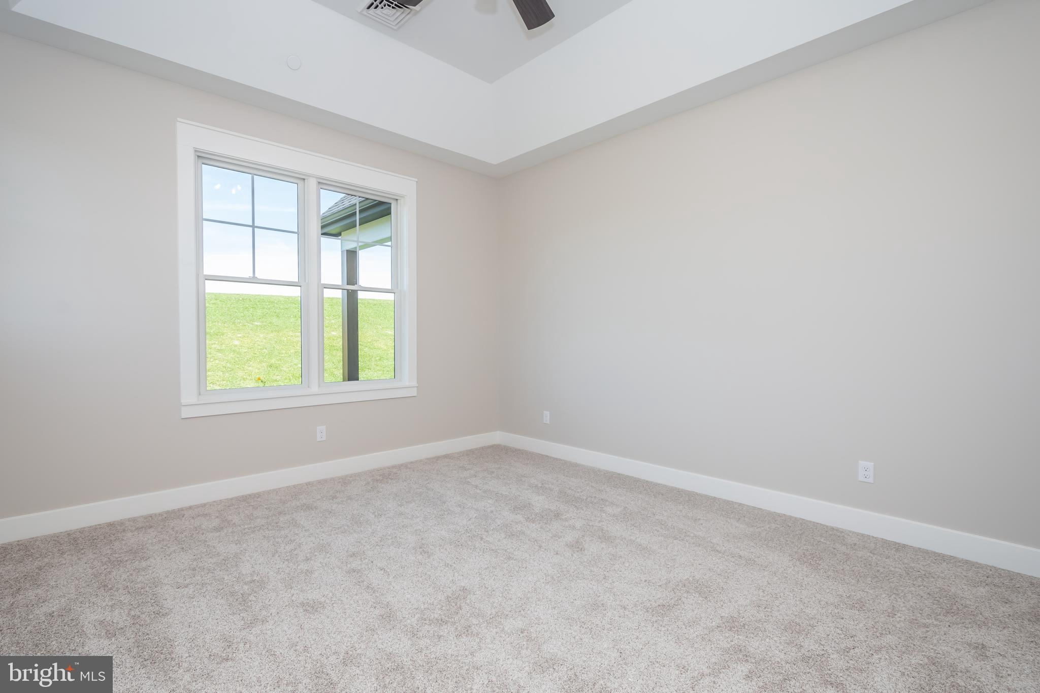 71 Walnut Ridge Grantsville, MD 21536 - Photo 43 of 55 an empty room with windows