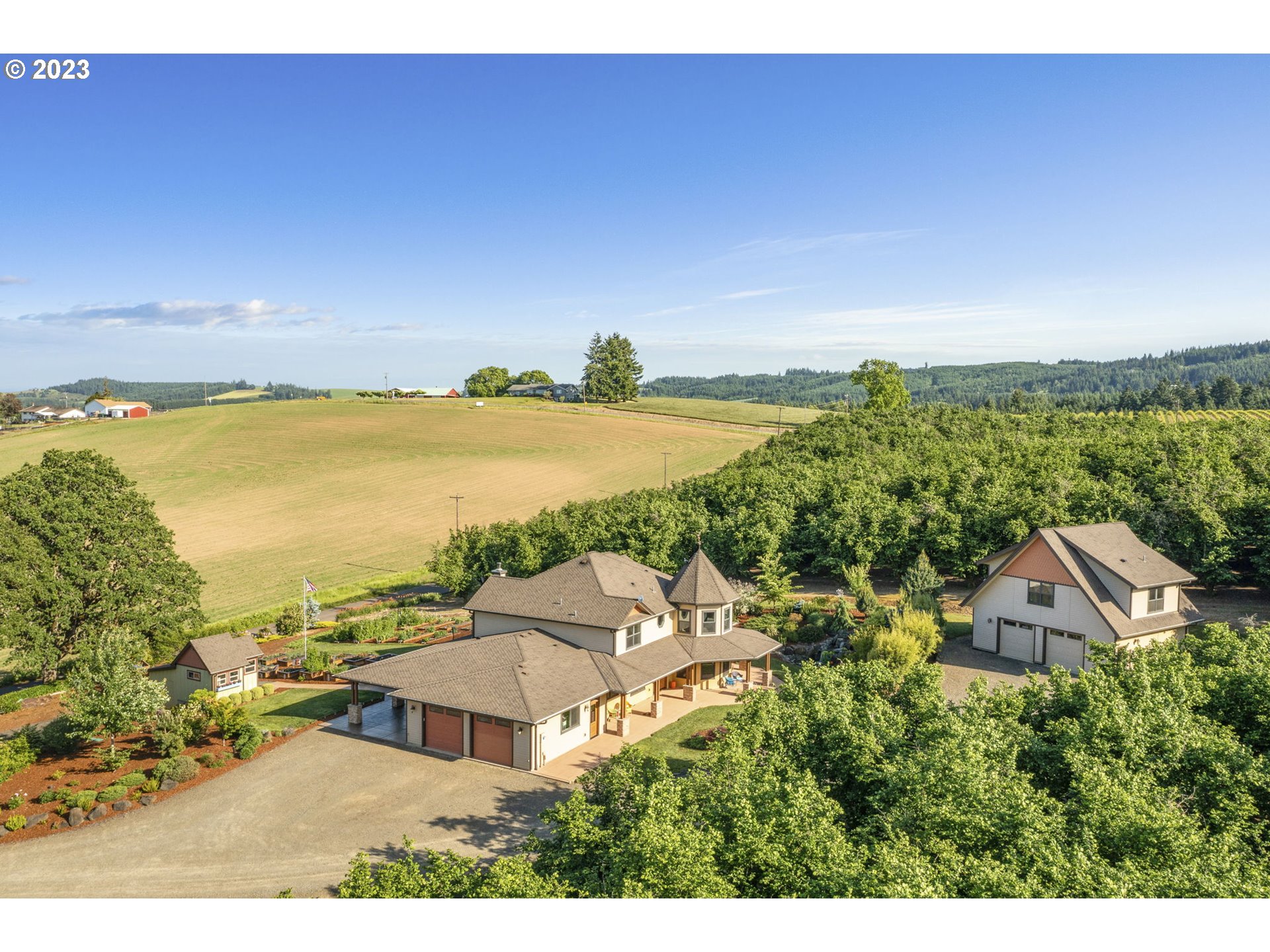 4185 Southwest Lafollett Road Cornelius, OR 97113 - Photo 33 of 45 a view of a city and ocean view