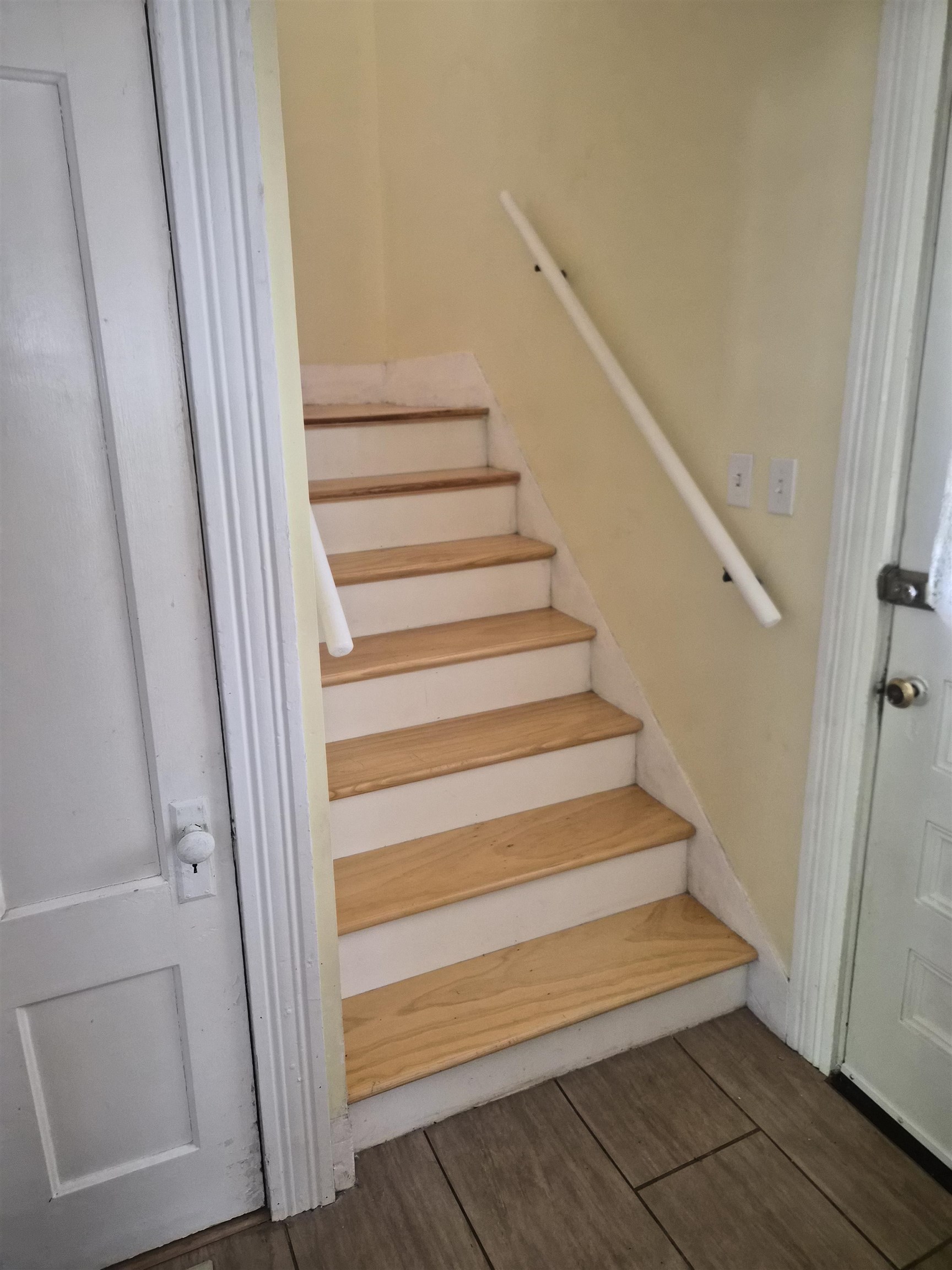 22 Fairview Avenue Derry, NH 03038 - Photo 11 of 23