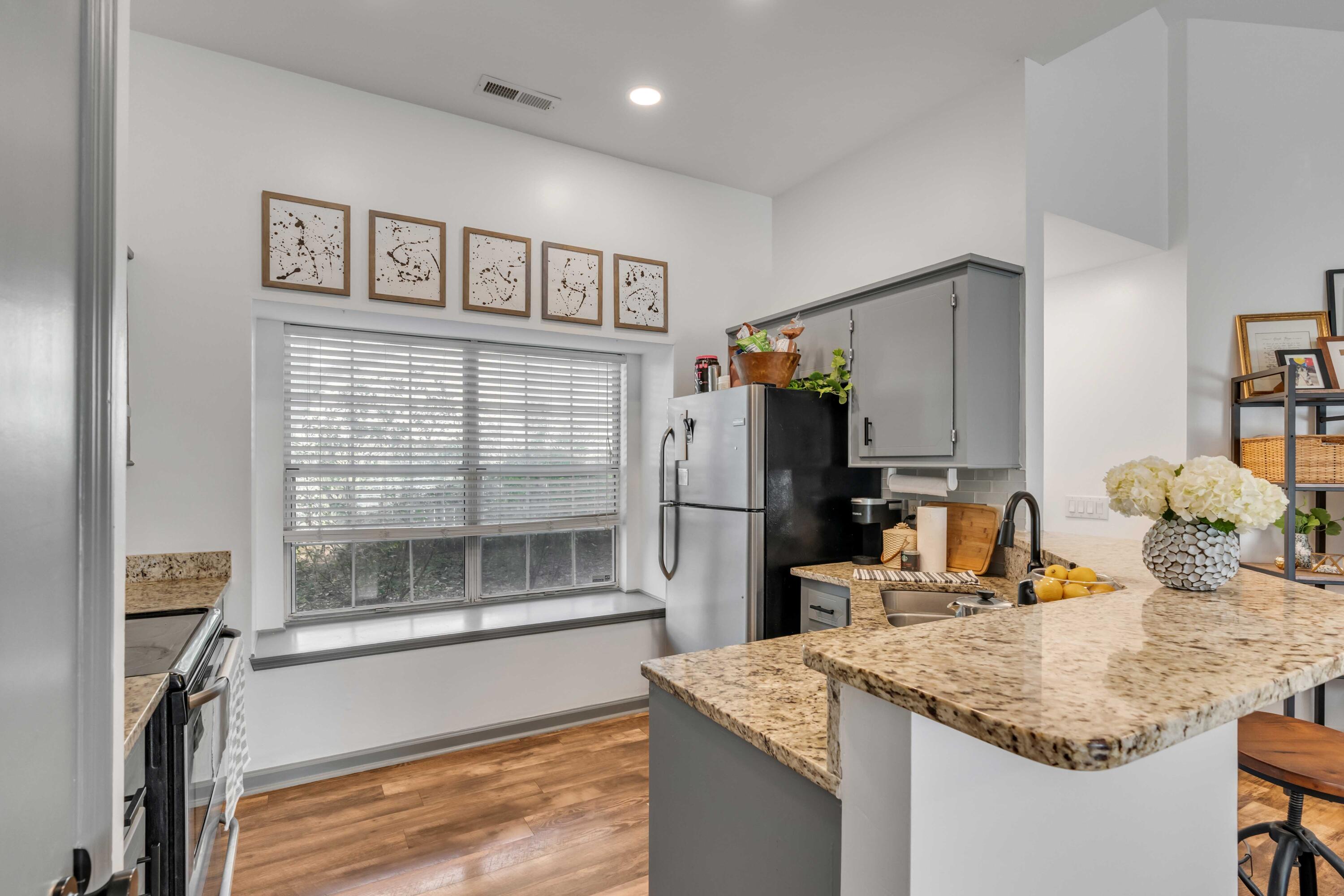 1082 Secessionville Road Charleston, SC 29412 - Photo 10 of 30 1082Sucessionville_NickCannPhoto-13