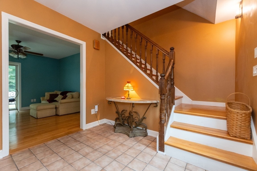 40 Gregory Road Framingham, MA 01701 - Photo 5 of 42 Gallery Image 5