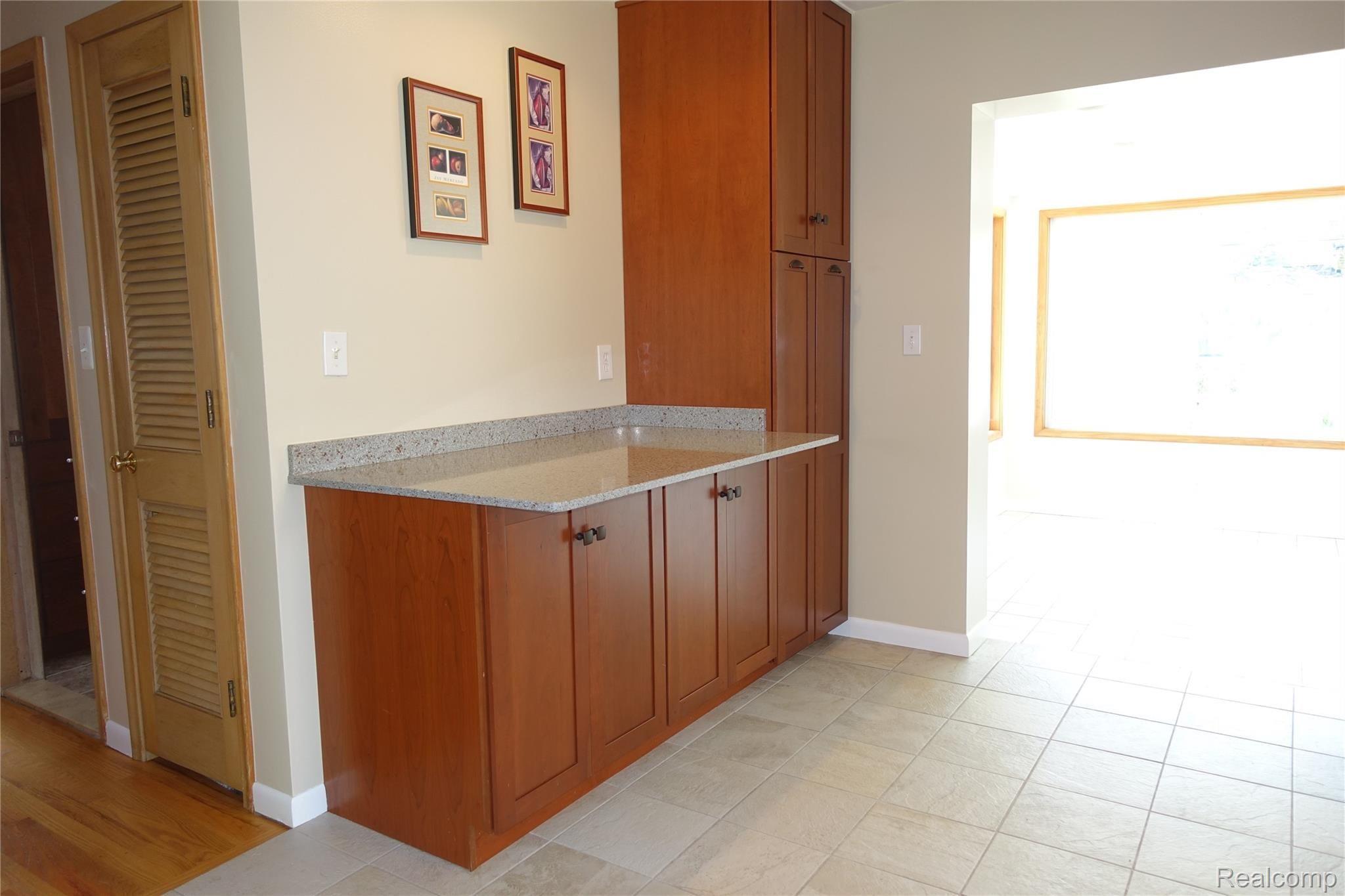 27529 Jean Road Warren, MI 48093 - Photo 9 of 32 DSC01234.JPG