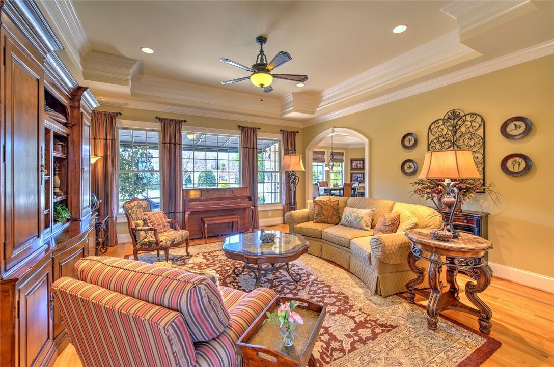 108 Bree Drive Anderson, SC 29621 - Photo 13 of 43 Large living room with boxed trey ceiling and grea