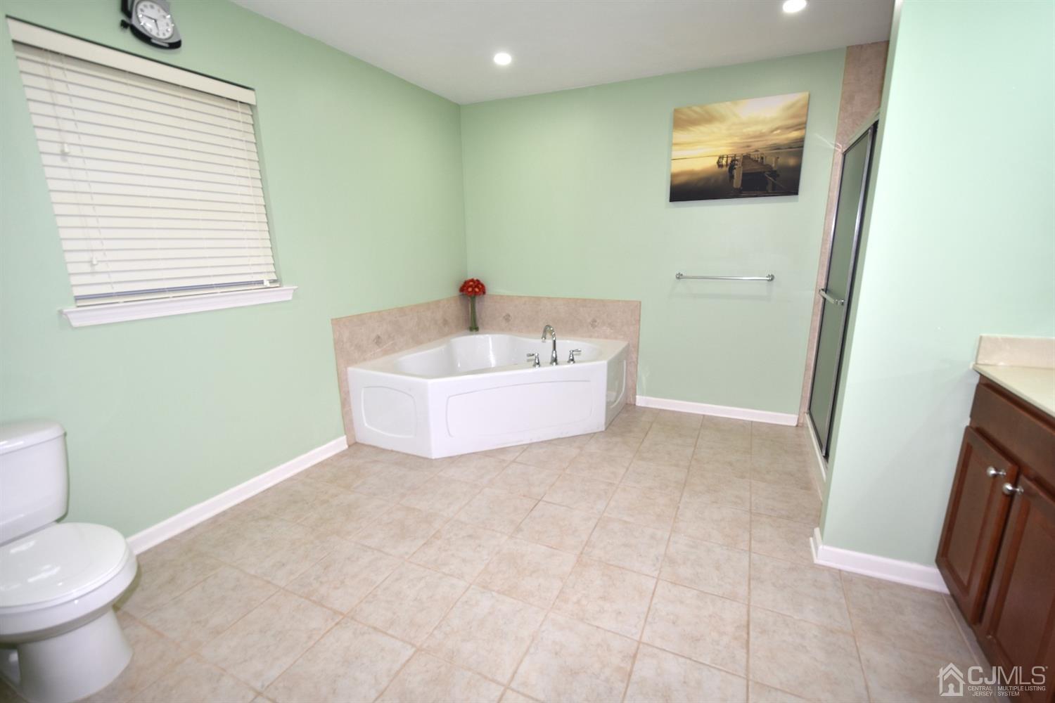 610 Myrtle Road North Brunswick, NJ 08902 - Photo 22 of 46 Gallery Image 22