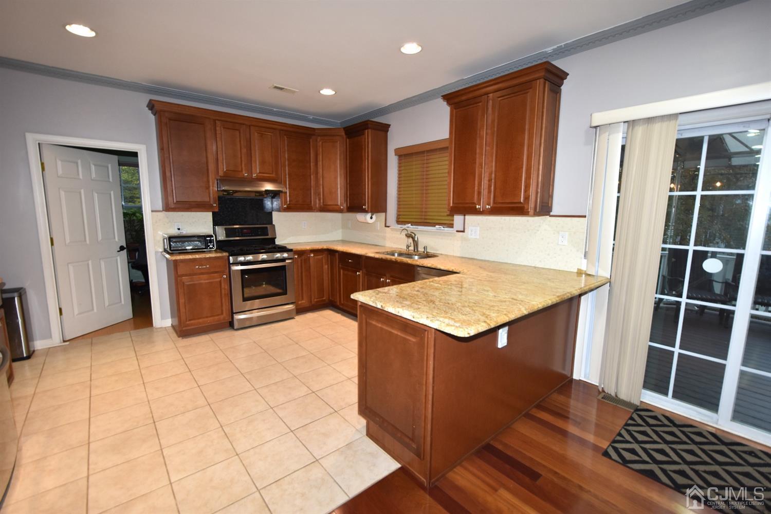 610 Myrtle Road North Brunswick, NJ 08902 - Photo 8 of 46 Gallery Image 8