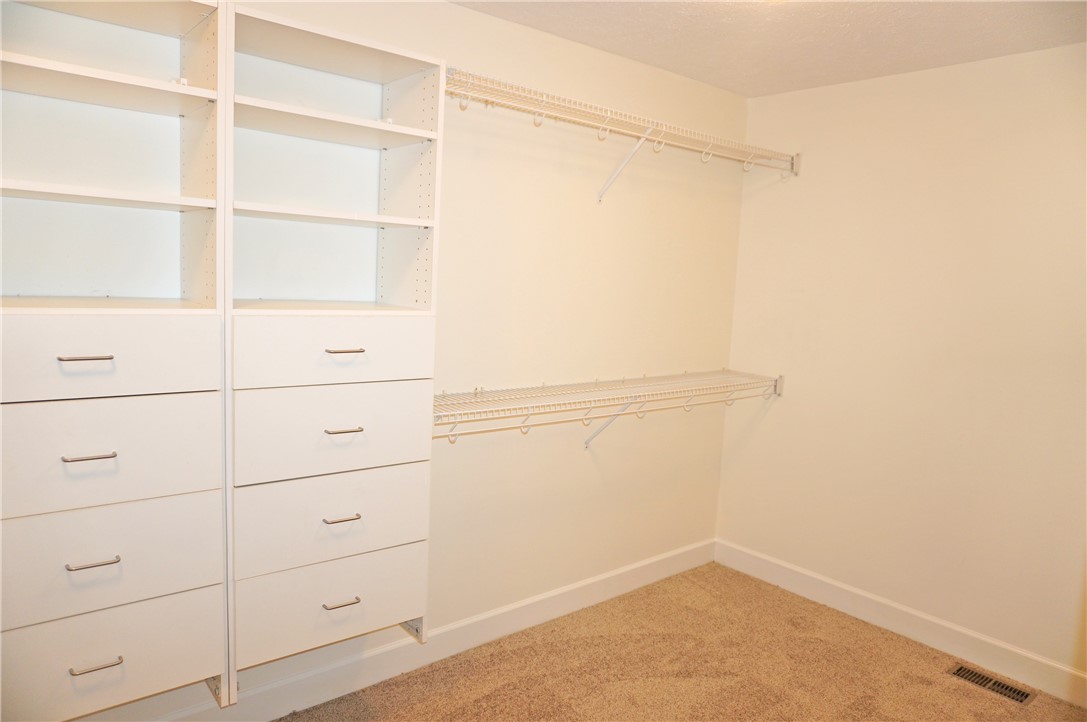 19 Split Rail Rochester, NY 14625 - Photo 14 of 24