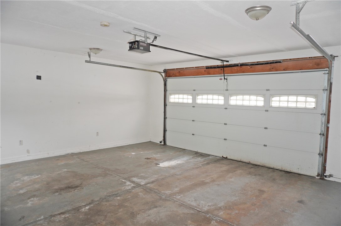 19 Split Rail Rochester, NY 14625 - Photo 18 of 24