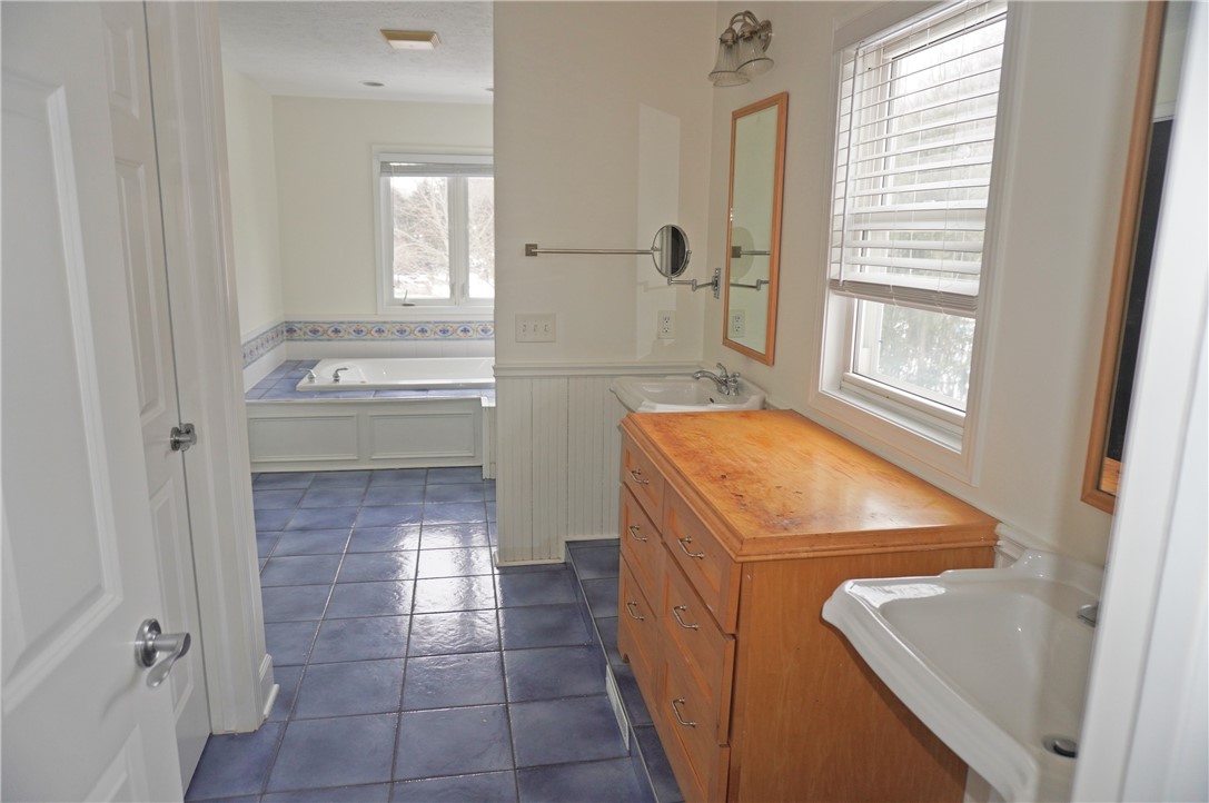 19 Split Rail Rochester, NY 14625 - Photo 10 of 24