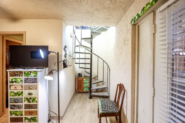 $428,900 | 5 Tanglewood, Ransom Canyon, TX 79366