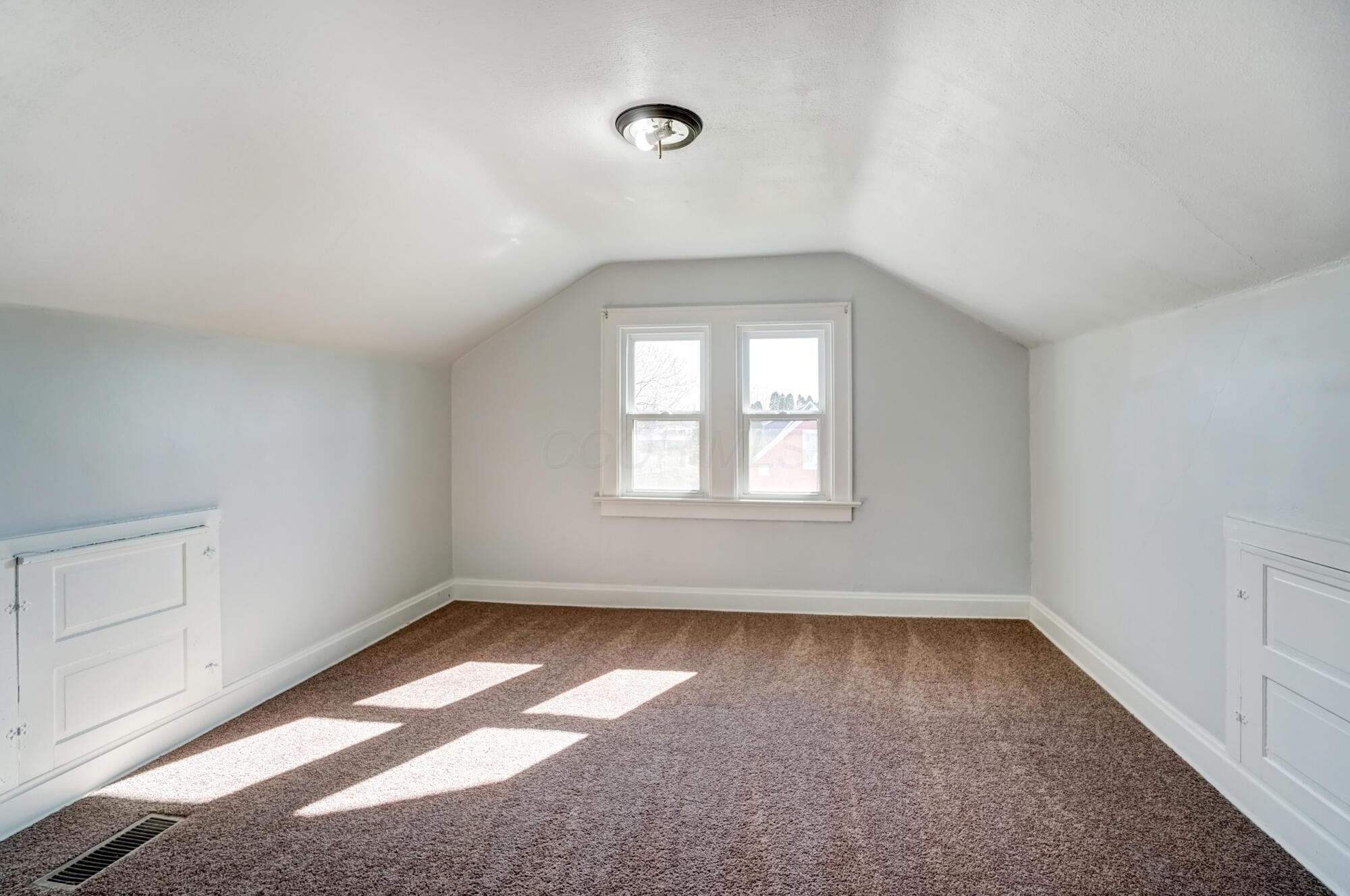 82 Schryver Road Columbus, OH 43207 - Photo 29 of 38 029