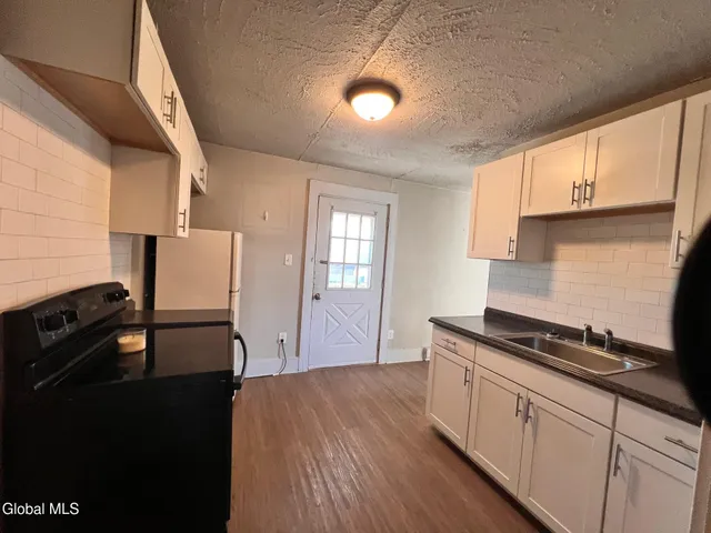 $1,050 | 1955 Central Avenue, Unit 2, Colonie, NY 12205