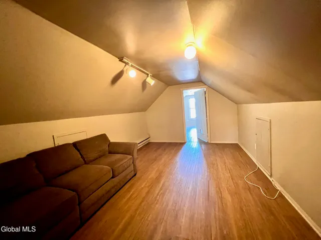 $1,050 | 1955 Central Avenue, Unit 2, Colonie, NY 12205