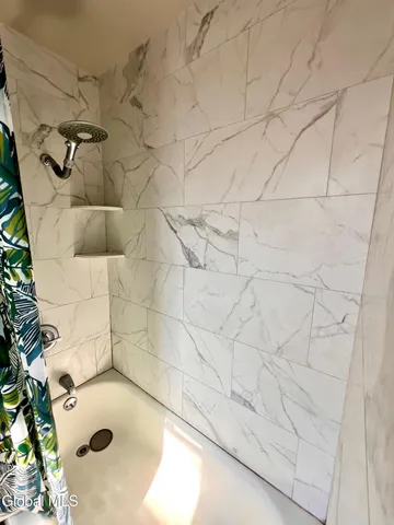 $1,050 | 1955 Central Avenue, Unit 2, Colonie, NY 12205