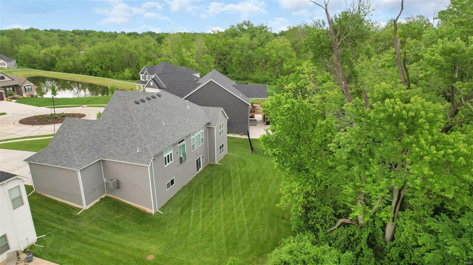 408 Tomahawk Ridge Court St. Charles, MO 63301 - Photo 3 of 36