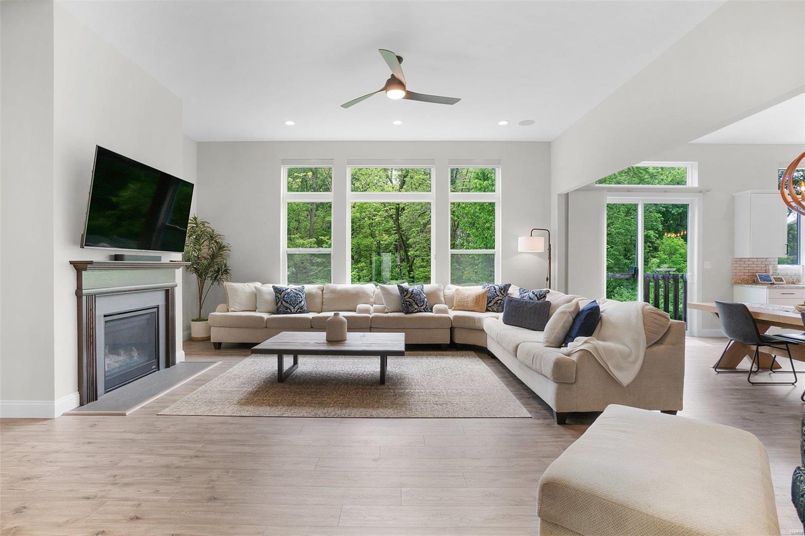 408 Tomahawk Ridge Court St. Charles, MO 63301 - Photo 4 of 36