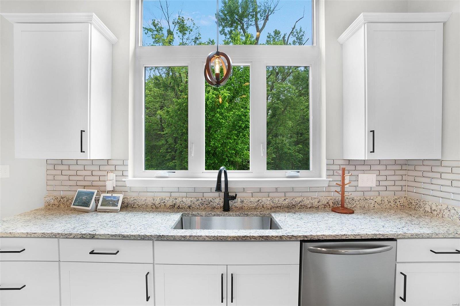 408 Tomahawk Ridge Court St. Charles, MO 63301 - Photo 6 of 36