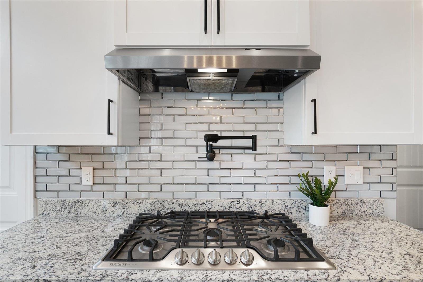 408 Tomahawk Ridge Court St. Charles, MO 63301 - Photo 7 of 36