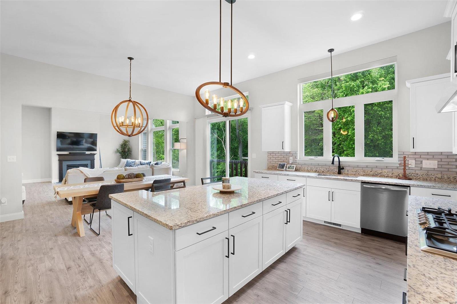 408 Tomahawk Ridge Court St. Charles, MO 63301 - Photo 9 of 36