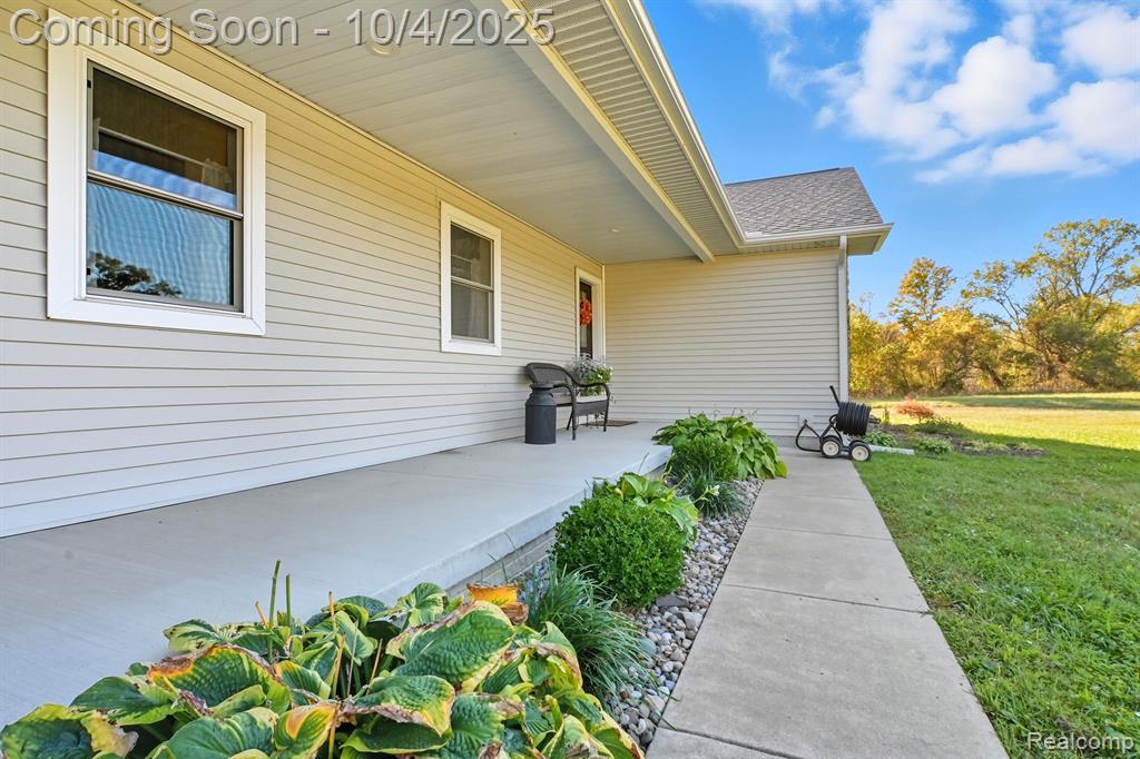 12600 Hibner Road Hartland, MI 48353 - Photo 3 of 38