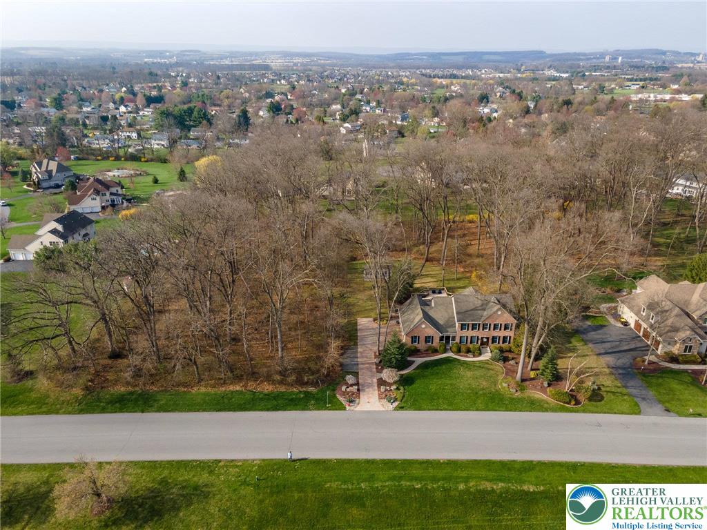 369 Manor Drive Nazareth, PA 18064 - Photo 4 of 59