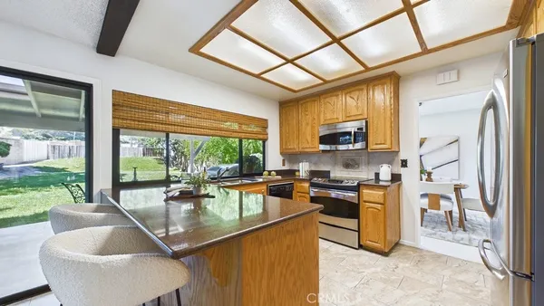 $989,000 | 24187 Avenida Crescenta, Valencia, CA 91355