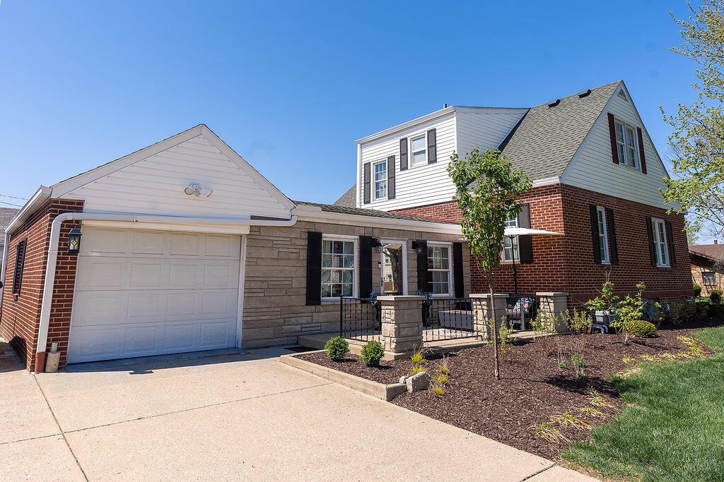 598 Commanche Road Chillicothe, OH 45601 - Photo 4 of 48 Side Patio for neighborly gatherings