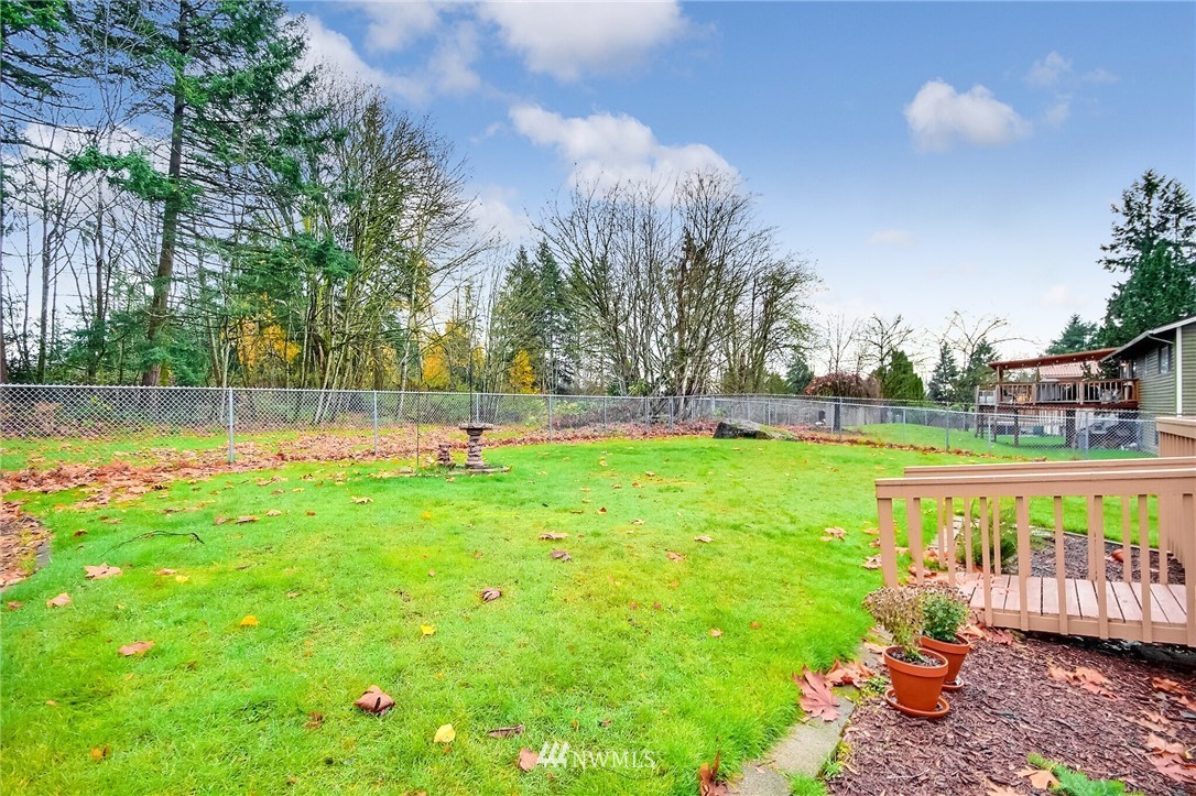 2209 Southeast 21st Street Renton, WA 98055 - Photo 38 of 40 a view of a garden with an outdoor space