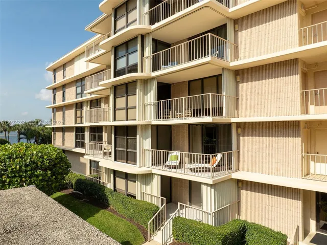 $6,000 | 3200 South Ocean Boulevard, Unit D203, Palm Beach, FL 33480