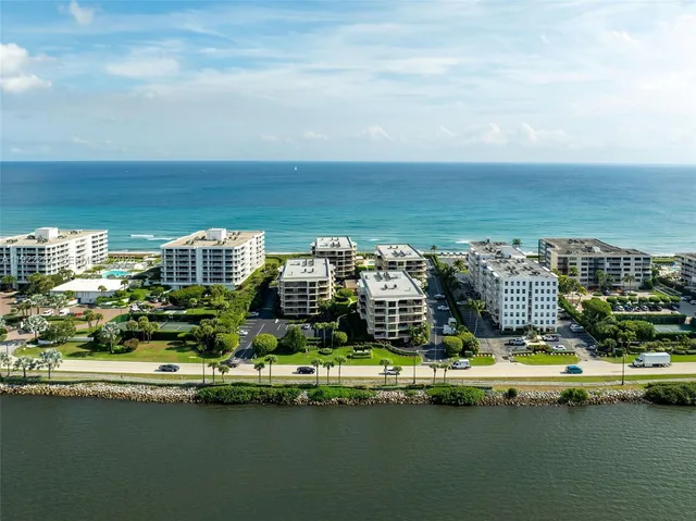 $5,900 | 3200 South Ocean Boulevard, Unit D203, Palm Beach, FL 33480