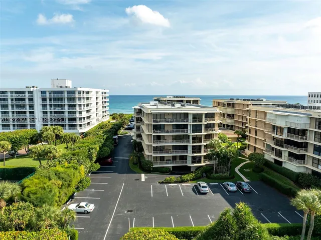 $6,000 | 3200 South Ocean Boulevard, Unit D203, Palm Beach, FL 33480