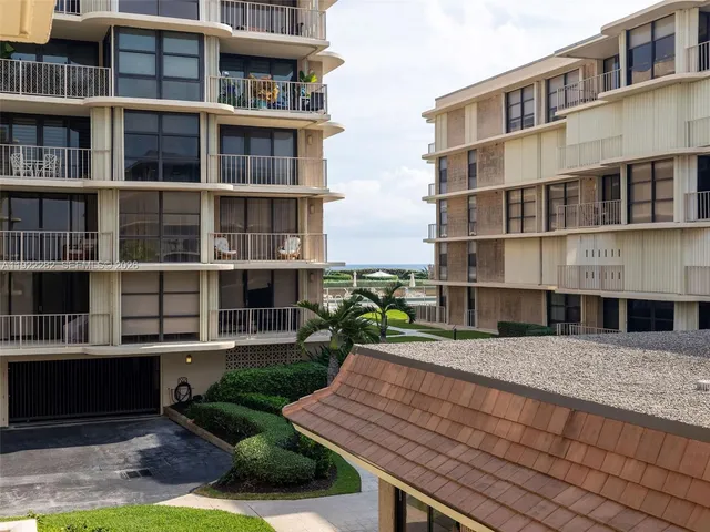 $5,900 | 3200 South Ocean Boulevard, Unit D203, Palm Beach, FL 33480