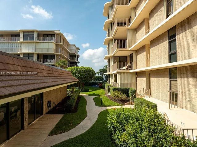 $5,900 | 3200 South Ocean Boulevard, Unit D203, Palm Beach, FL 33480