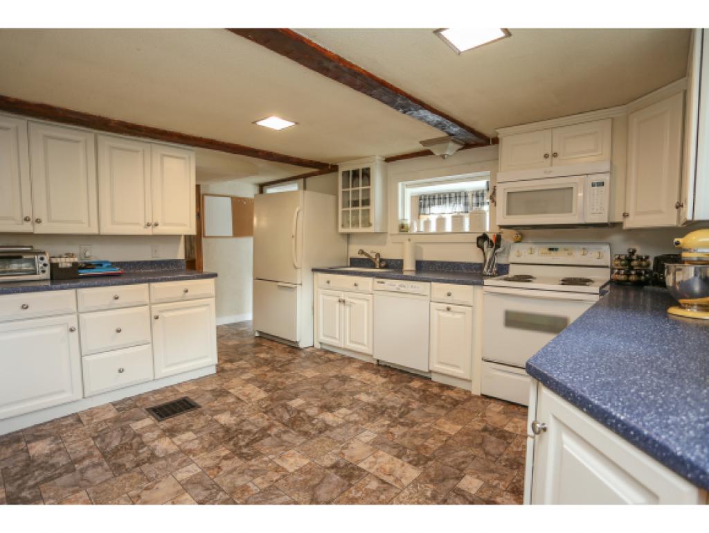 29 Lindahl Road Bedford, NH 03110 - Photo 10 of 36 Gallery Image 10