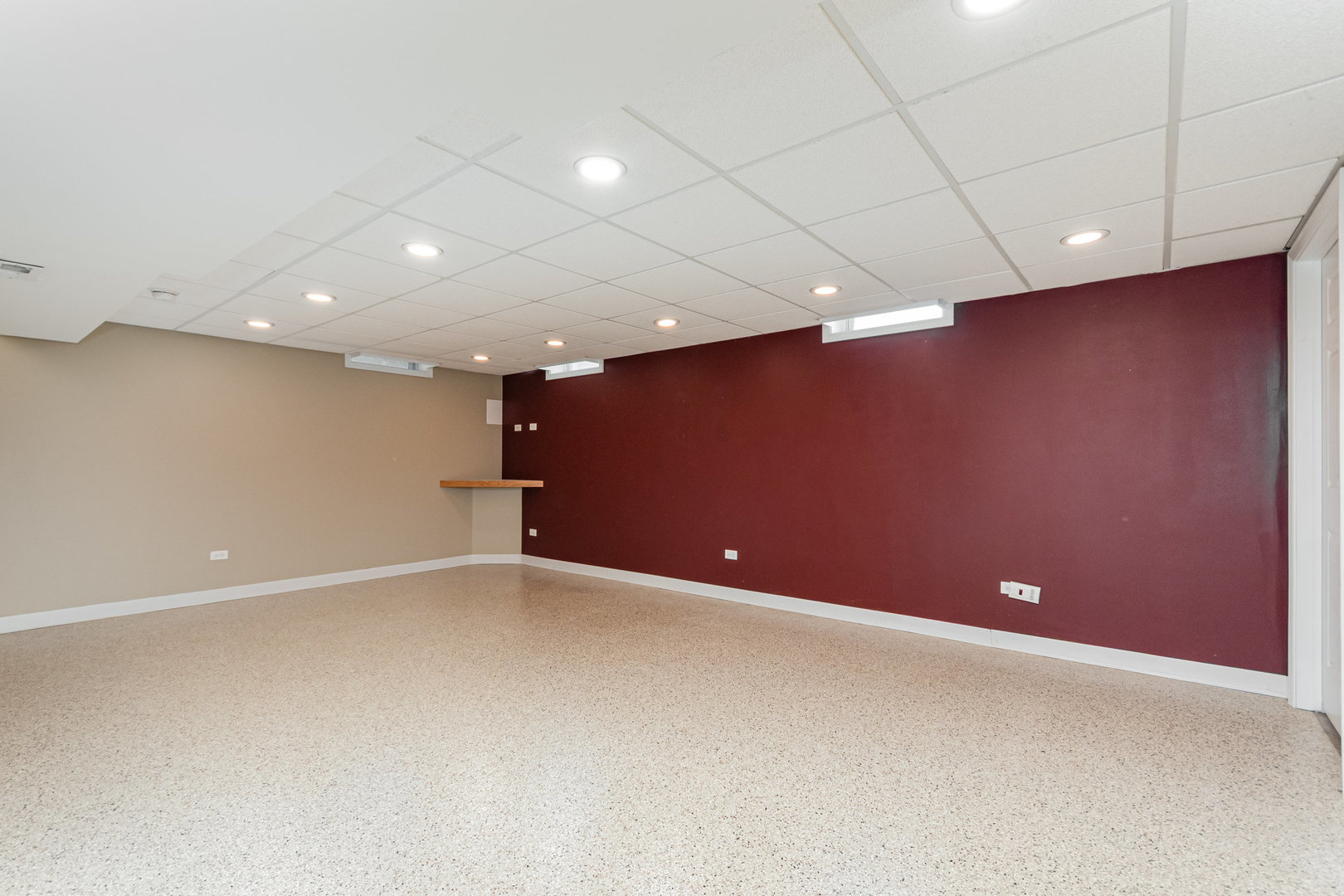 22 Sherwick Road Oswego, IL 60543 - Photo 17 of 29 a view of an empty room