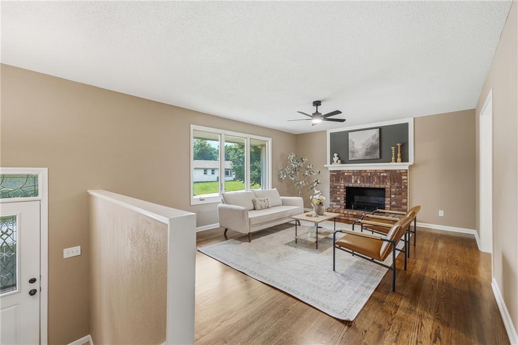 305 Southwest Marion Lane Lee's Summit, MO 64081 - Photo 6 of 39